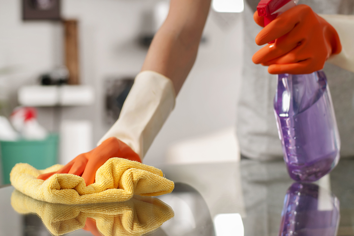 Beneficios de limpiar y desinfectar su hogar de manera periódica