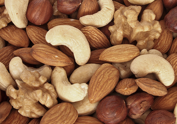 The benefits of eating nuts, peanuts, almonds, cashews, walnuts