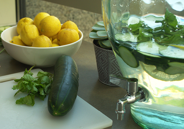 Cucumber water and lemons, benefits of cucumbers