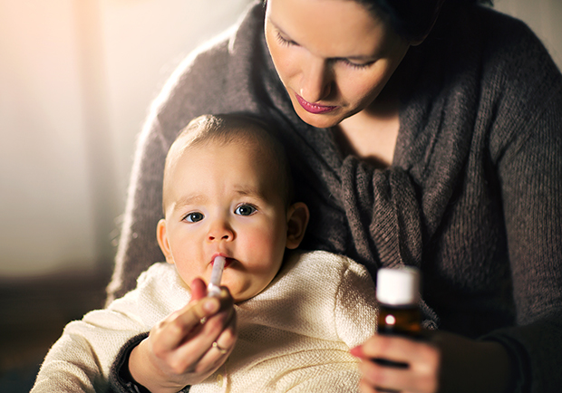 Mom and child, how to safely give your baby medicine